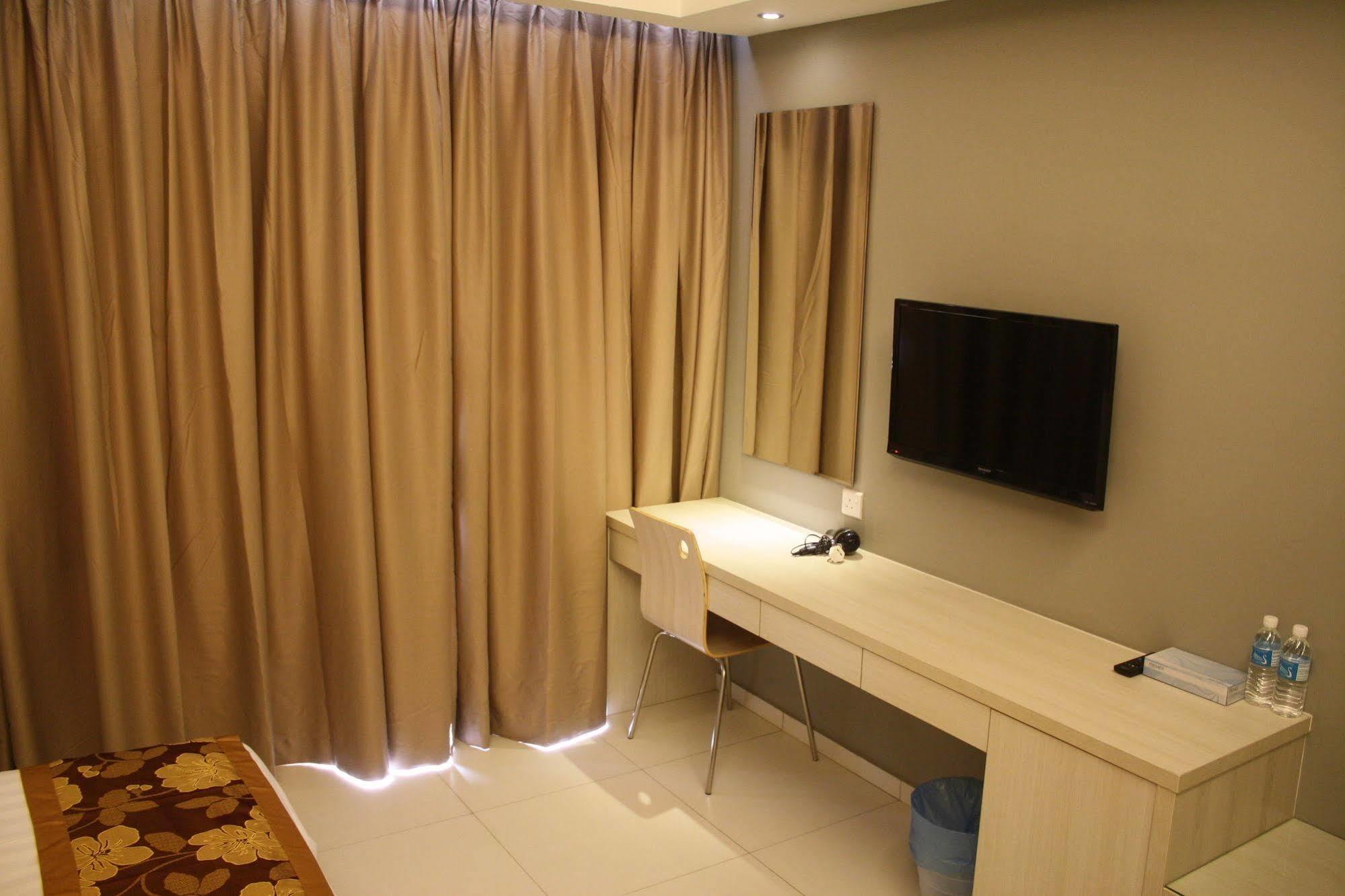 Aurora Hotel Malacca Екстериор снимка