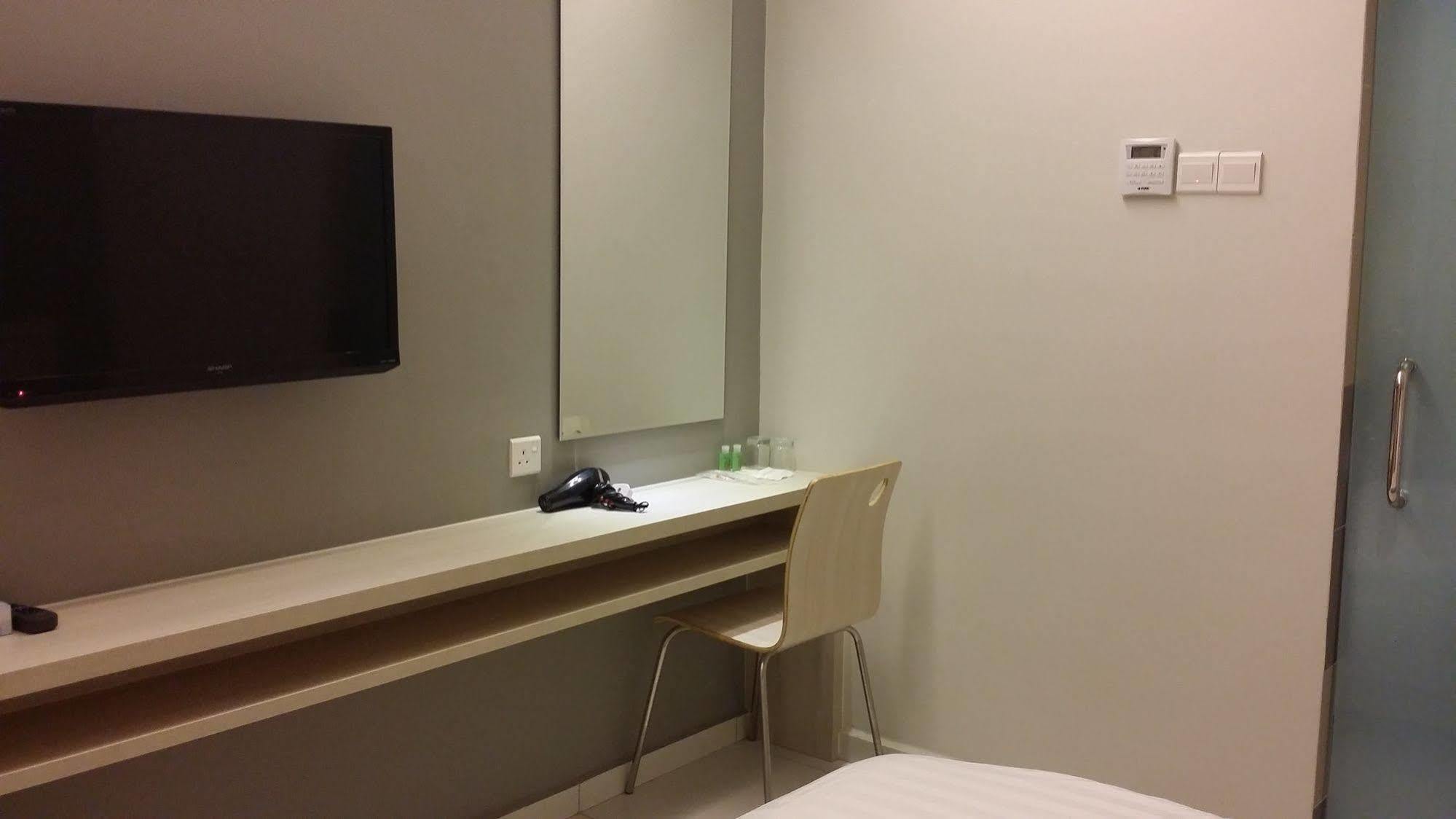 Aurora Hotel Malacca Екстериор снимка