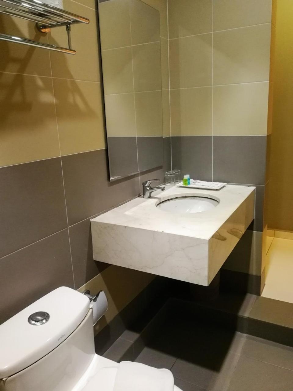 Aurora Hotel Malacca Екстериор снимка